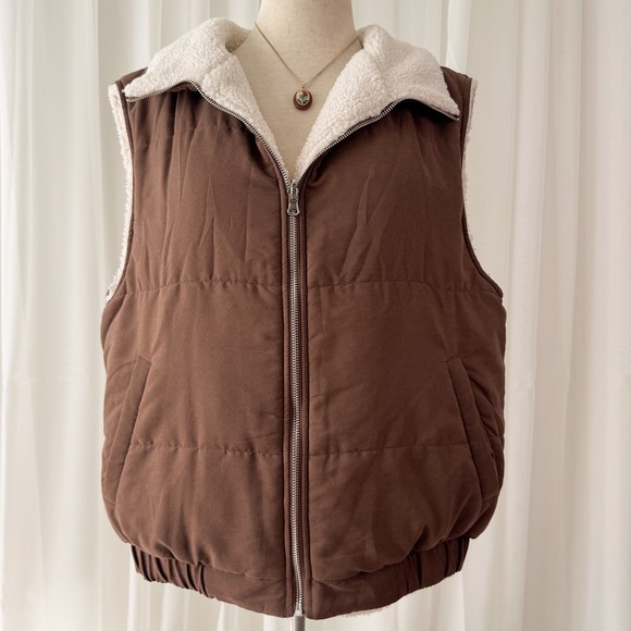 Jackets & Blazers - Reversible Puffer Vest Brown Cream Sherpa Fleece Cozy‎ Layer Women's Medium